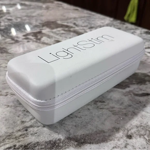 LightStim Red LED Light Therapy Device - Picture 7 of 7